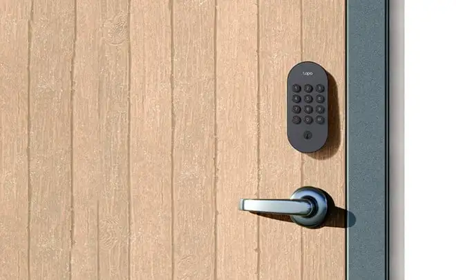 Tapo DL100 è la nuova serratura smart per entrare in casa con codice, app o Alexa
