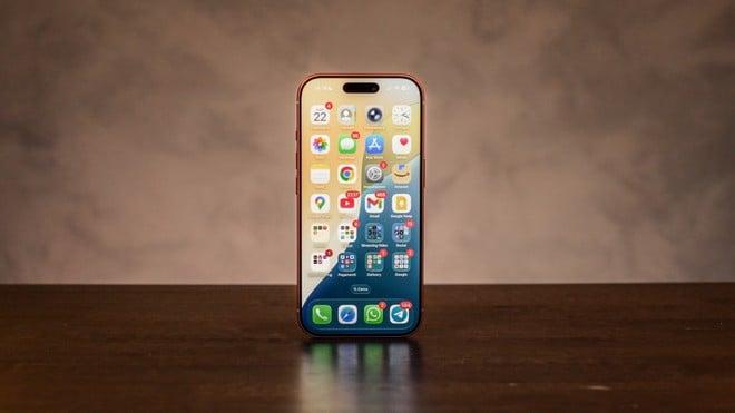 Smartphone con AI on device in forte crescita: Apple in testa, Qualcomm insegue