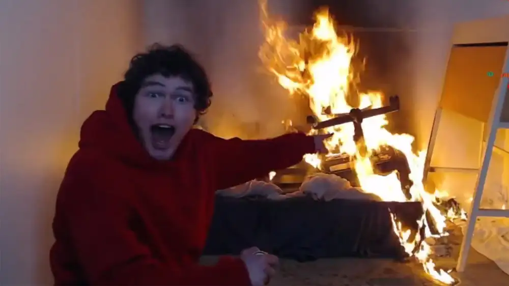 Kick streamer Norme banned after accidentally setting his room on fire