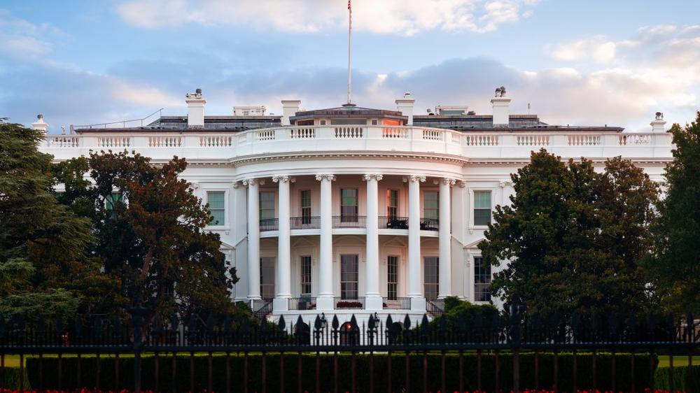 White House unveils sweeping plan to “win” global AI race through deregulation