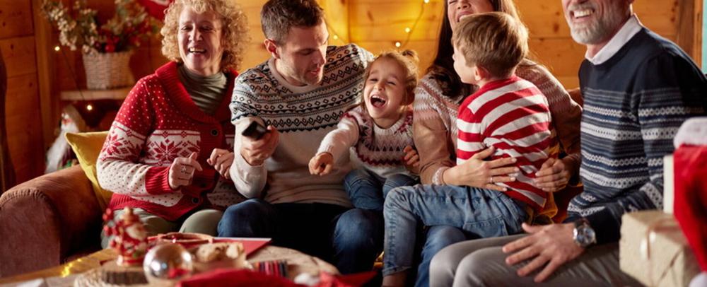 Cosa vedere a Natale 2025 in TV: film e cartoni per grandi e piccini