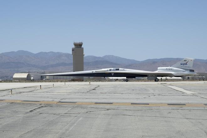 L'erede del Concorde? Il jet X-59 della NASA muove i primi passi a terra | Video