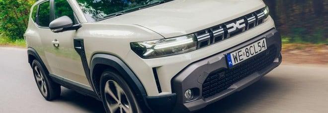 Dacia Duster 2026, arrivano due nuovi motori ibridi: caratteristiche e prezzi