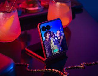 È arrivato il Black Friday Motorola: maxi-sconti su razr 60 Ultra e razr 60. Non sono mai costati così poco