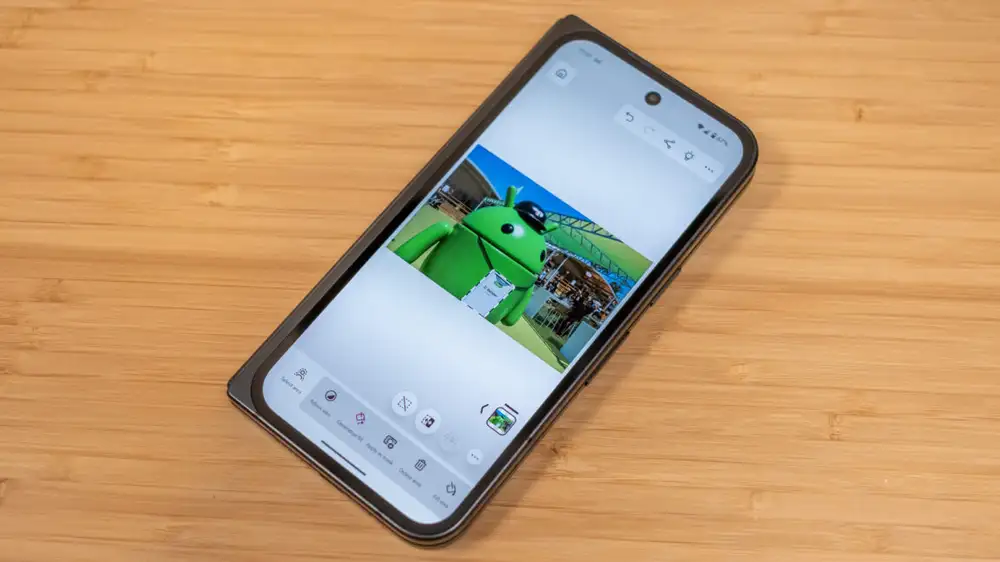 Adobe finally releases Photoshop for Android, and it’s free (for now)