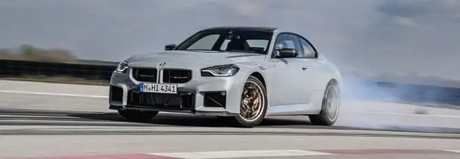 Nuova BMW M2 CS: 530 CV di puro divertimento. Niente cambio manuale