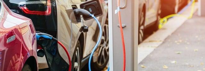 Auto elettrica: cosa succede quando la batteria si scarica?