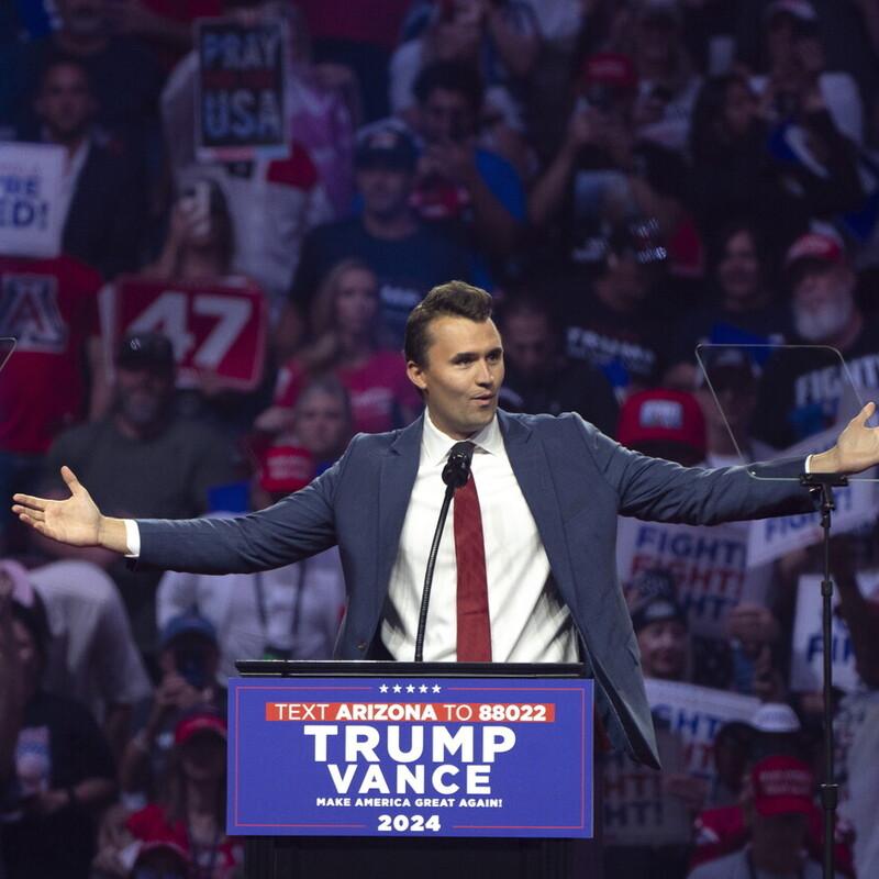 Chi era Charlie Kirk, l’influencer MAGA ucciso a 31 anni durante un evento nello Utah