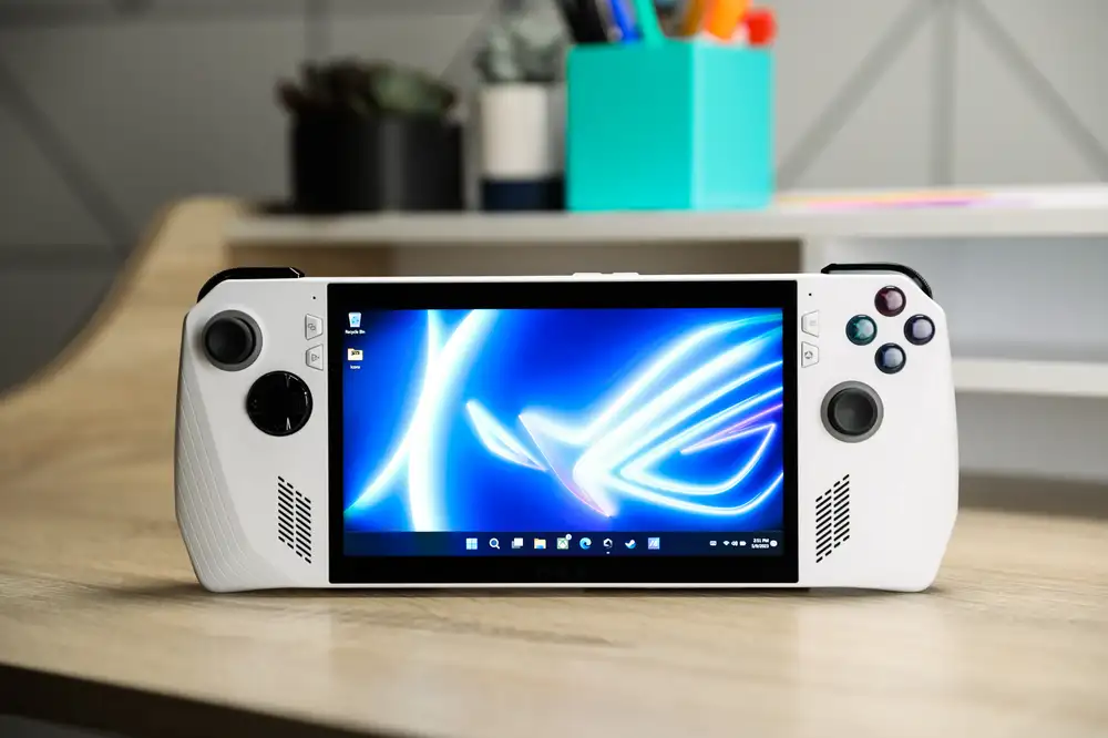 SteamOS puts the pressure on Microsoft’s Xbox-branded handheld