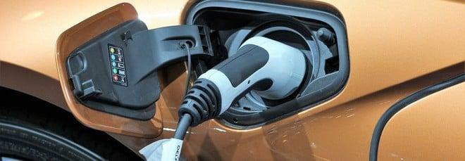 Auto ibride Plug-in, arriva dalla Germania una provocazione: ricarica obbligatoria. Perché?