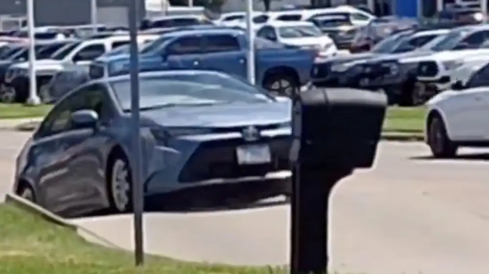 Car goes flying after heatwave causes massive bump in the road