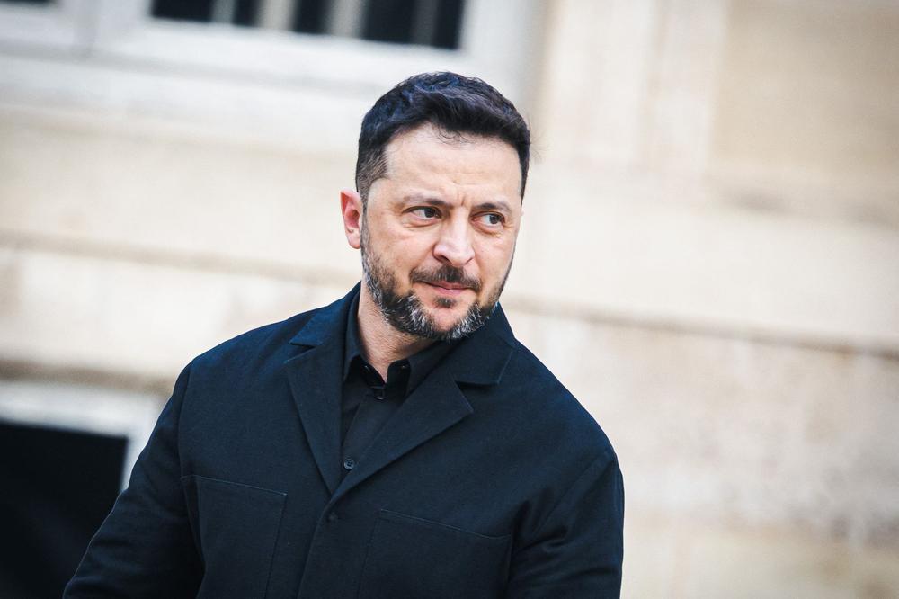 Nearly 60% of Ukrainians see Zelensky as responsible for his associate's role in major corruption scandal, poll shows