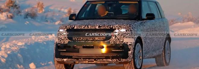 La Range Rover si prepara al restyling: ecco come cambierà