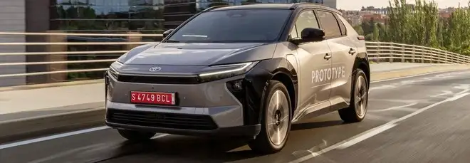 Nuova Toyota bZ4X, il restyling si presenta in Europa: più potenza e autonomia