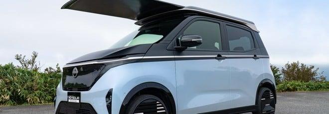 Questa è l'idea di Nissan per un'auto elettrica con pannelli solari sul tetto per la ricarica
