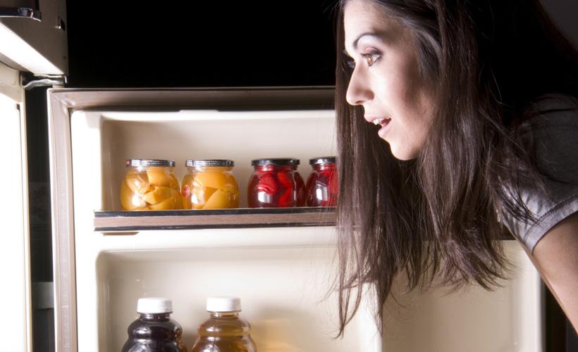STUDY: Women Get 90% of Their Nutrients From Partially Rotten Vegetables They Suddenly Remember Are in the Fridge