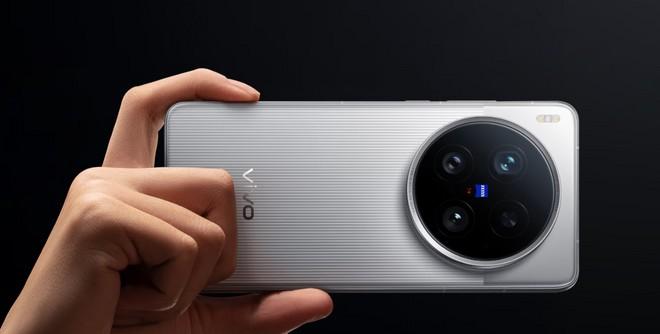 Vivo X200 Ultra, DxOMark premia la fotocamera: solo uno è meglio di lui