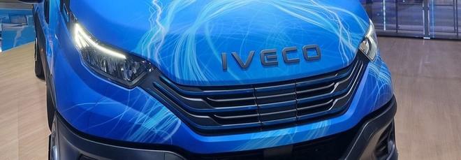 Tata compra Iveco che diventa indiana. La divisione Defence a Leonardo