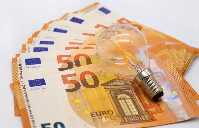 Caro bollette, Italia e Germania in vetta per i costi elevati