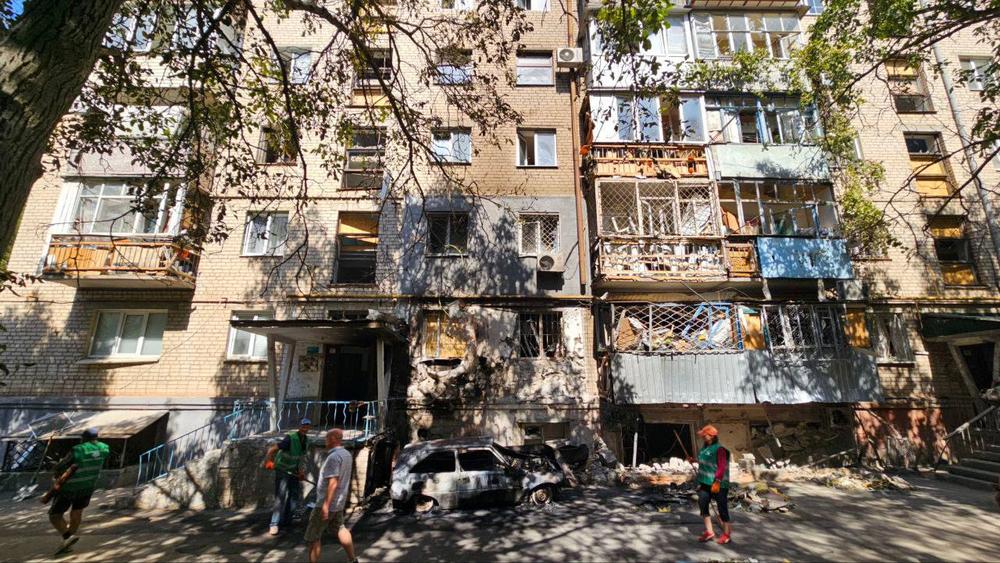 Russian attacks kill 5, injure 61 in Ukraine over past day