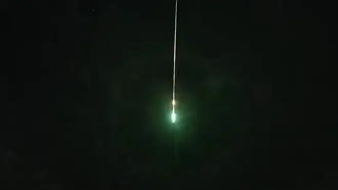 Bolide illumina la notte negli USA: spettacolo di luce verde nei cieli