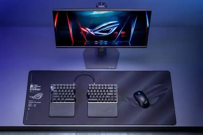ASUS ROG al Computex 2025 con tastiera, mouse e sedie per il gaming
