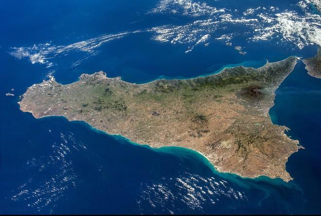 Sicilia prima regione del sud Italia a completare il Piano Banda Ultra Larga