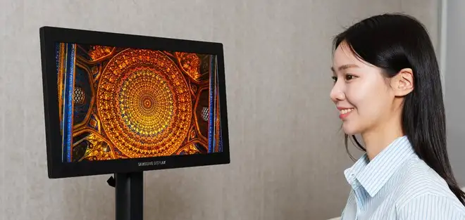 Samsung QD-EL 18,2” da 400 nit e micro-OLED per visori da 20.000 nit