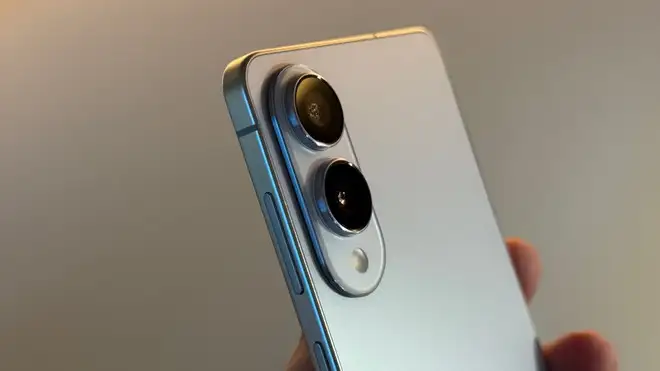 Samsung difende Galaxy S25 Edge: “non guardate solo la scheda tecnica”