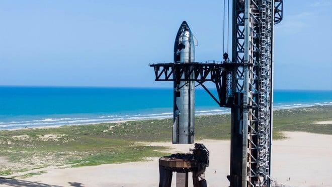 Decimo volo per Starship: il nuovo razzo è sulla rampa di lancio