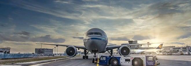Traffico aereo, ritardi record in Europa: Francia la peggiore