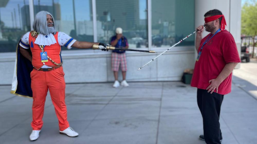Cosplayer helps blind Street Fighter pro ‘see’ character for the first time