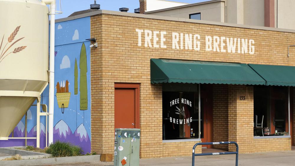 Hometown Unveils Disappointing Microbrewery