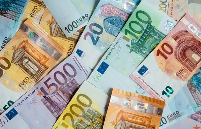 Frode bonus cultura, Polizia denuncia 10 persone: danno da 400mila euro