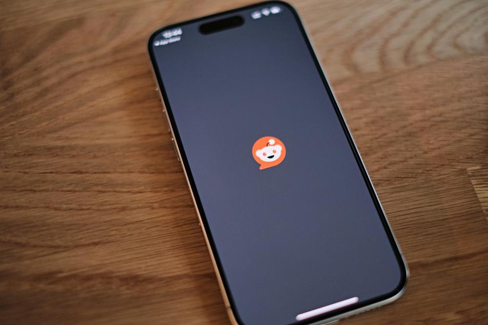 Reddit's AI Suggests Users Try Heroin