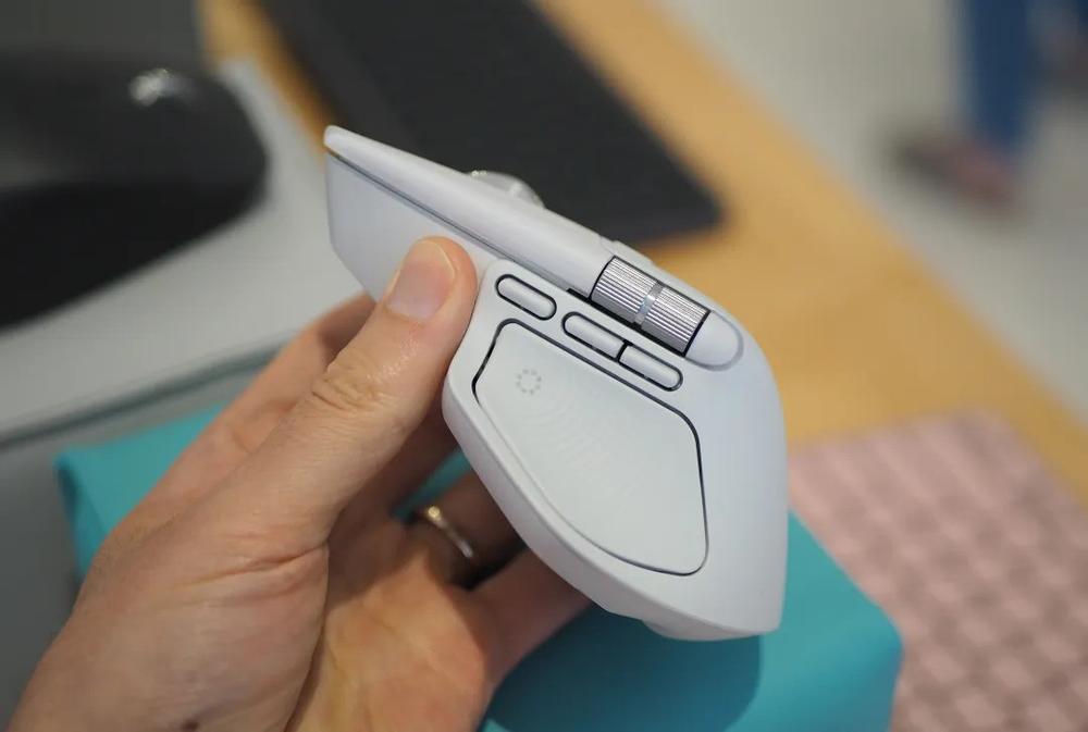 Logitech caused its mice to freak out by not renewing a certificate