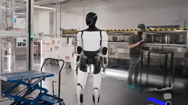 Optimus balla su X: Musk mostra i nuovi passi del robot Tesla | Video