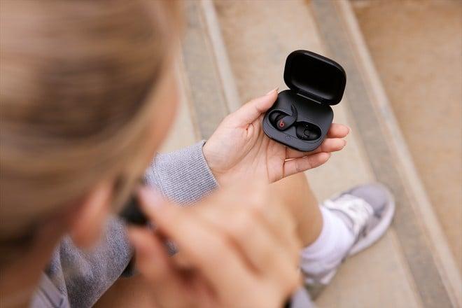 Apple presenta i suoi nuovi auricolari fitness in arrivo questo autunno