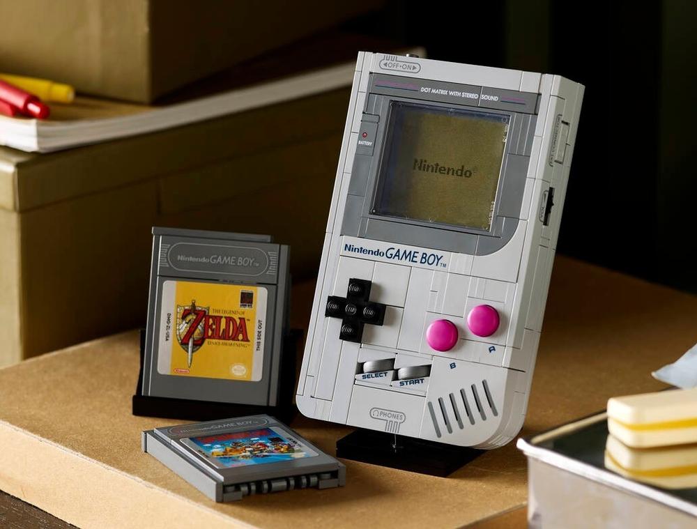 Here is Lego’s official Nintendo Game Boy — with lenticular display
