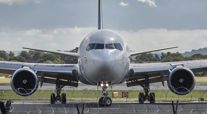 Aviazione, la produzione di carburante sostenibile raddoppierà nel 2025
