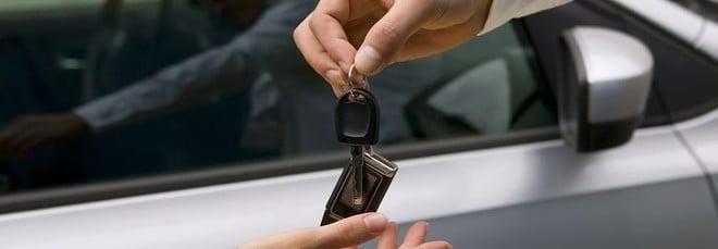 Mercato auto Europa positivo anche a settembre 2025: crescono elettriche, ibride e Plug-in