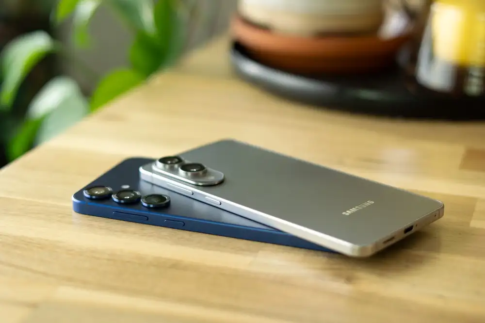 The Samsung Galaxy S25 Edge is a big phone with small phone energy