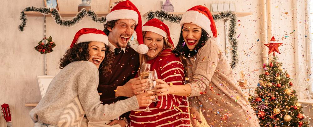 Natale 2025: istruzioni per affrontarlo con stile, vestirsi bene e brillare il giusto
