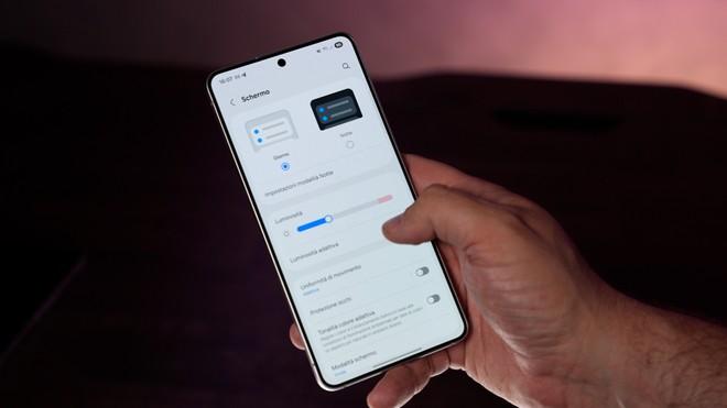 Samsung Galaxy S26: addio al modello Plus, ma poche sorprese per i display