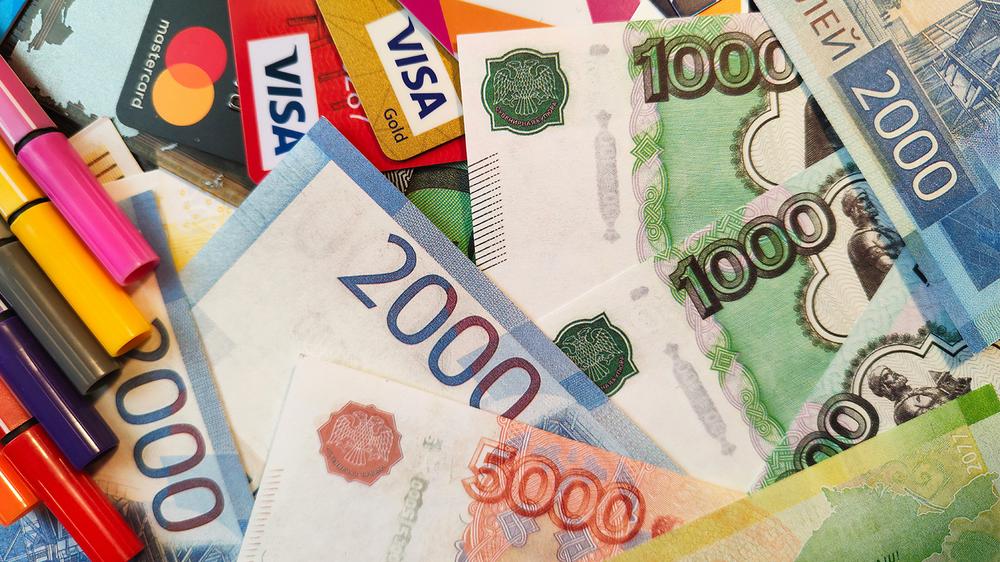 Russian factory worker becomes overnight millionaire after payroll error & refuses to give it back