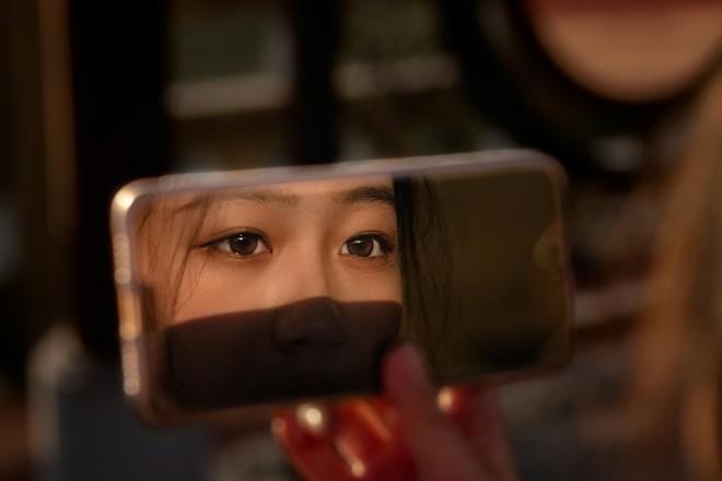 Selfie allo specchio? Samsung sa come renderli più accattivanti