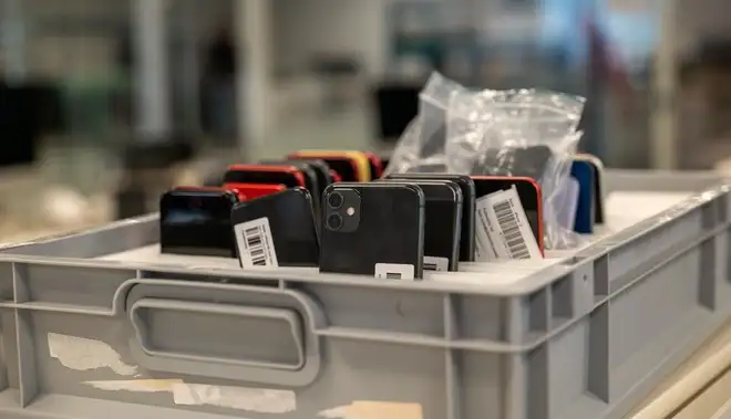 82 milioni di smartphone inutilizzati dagli italiani: un terzo è ricondizionabile