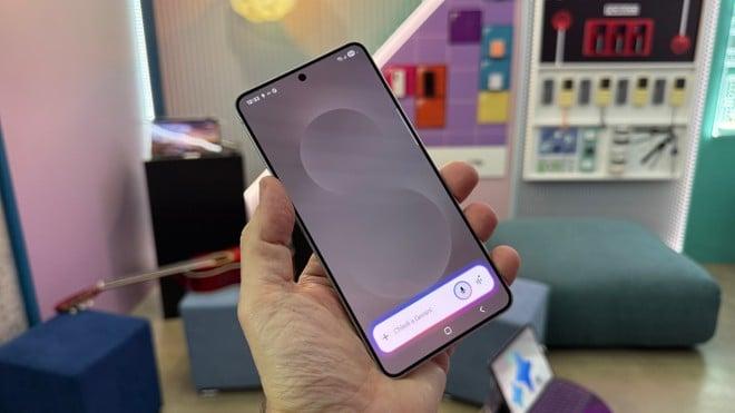 Svolta One UI 8.5: tasti a schermo o gesture? La scelta si farà durante il setup