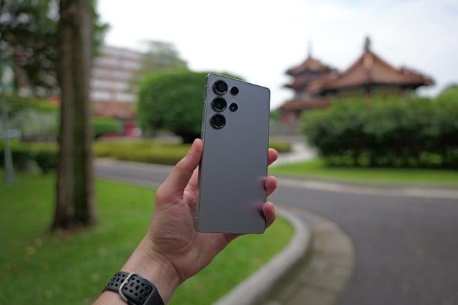 Riprova Samsung Galaxy S25 Ultra: non perfetto ma ancora oggi preferibile a tanti