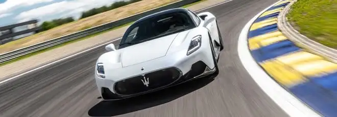 Stellantis, Antonio Filosa visita Maserati: è un marchio di prestigio e ne siamo orgogliosi